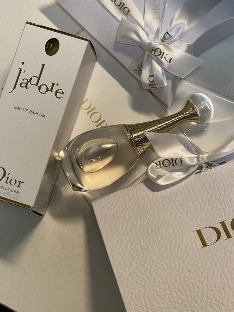 Dior J’adore Eau de Parfum | Floral • Feminine • Elegant • Luxury • Sophisticated • Long-lasting • Fresh • Sensual • Timeless • Eau de Parfum